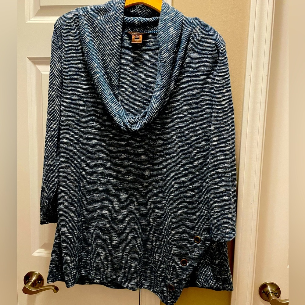 Lightweight tunic cowl neck sweater. Very thin not hot. Multiples brand XL